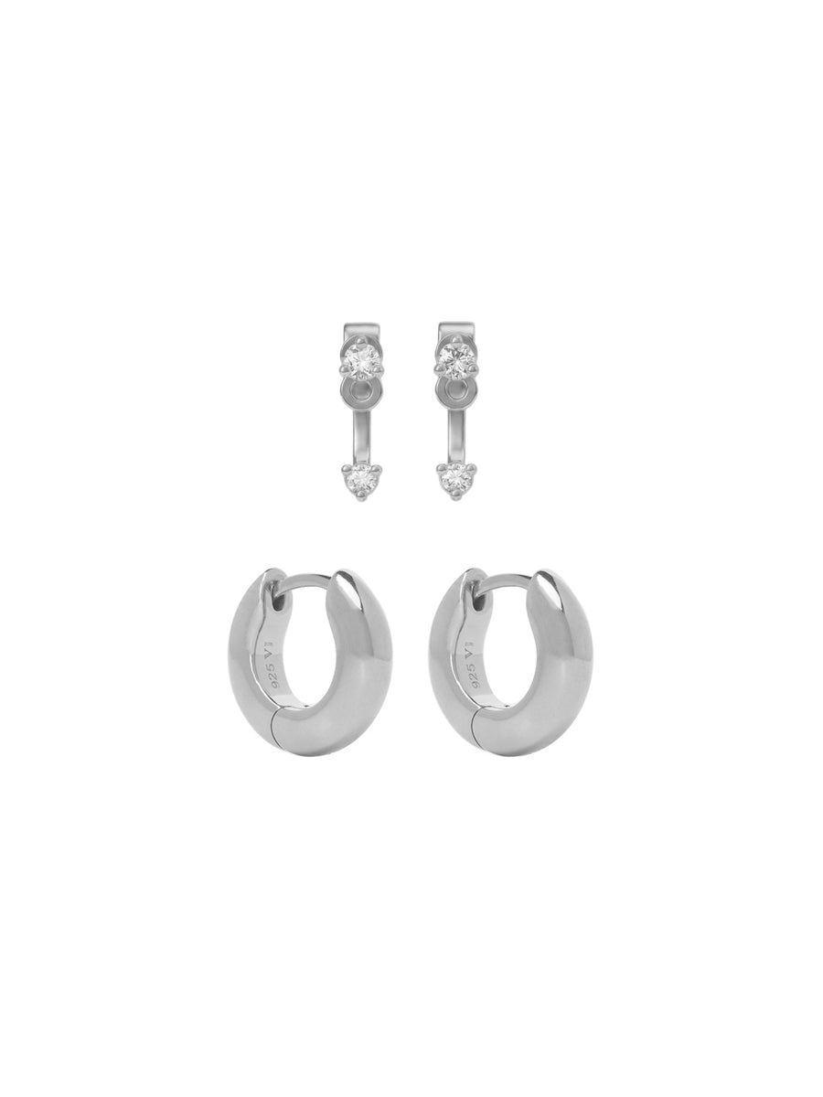 conjunto de aros para usar a diario hechos de plata 925. Un par de argollas y unos ear jackets punto de luz.
