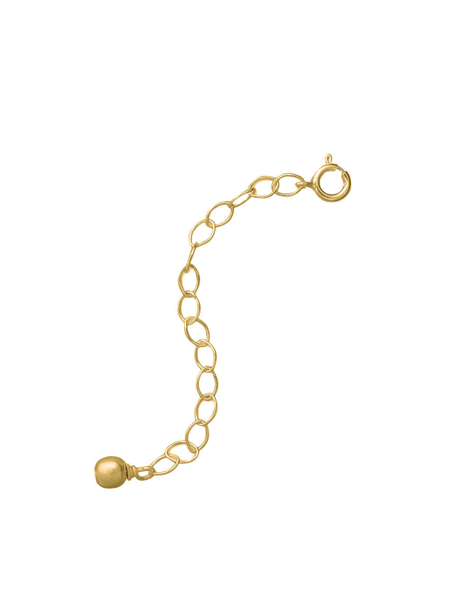 Extensión para ajustar el largo de collares y cadenas enchapada en oro sobre fondo blanco.