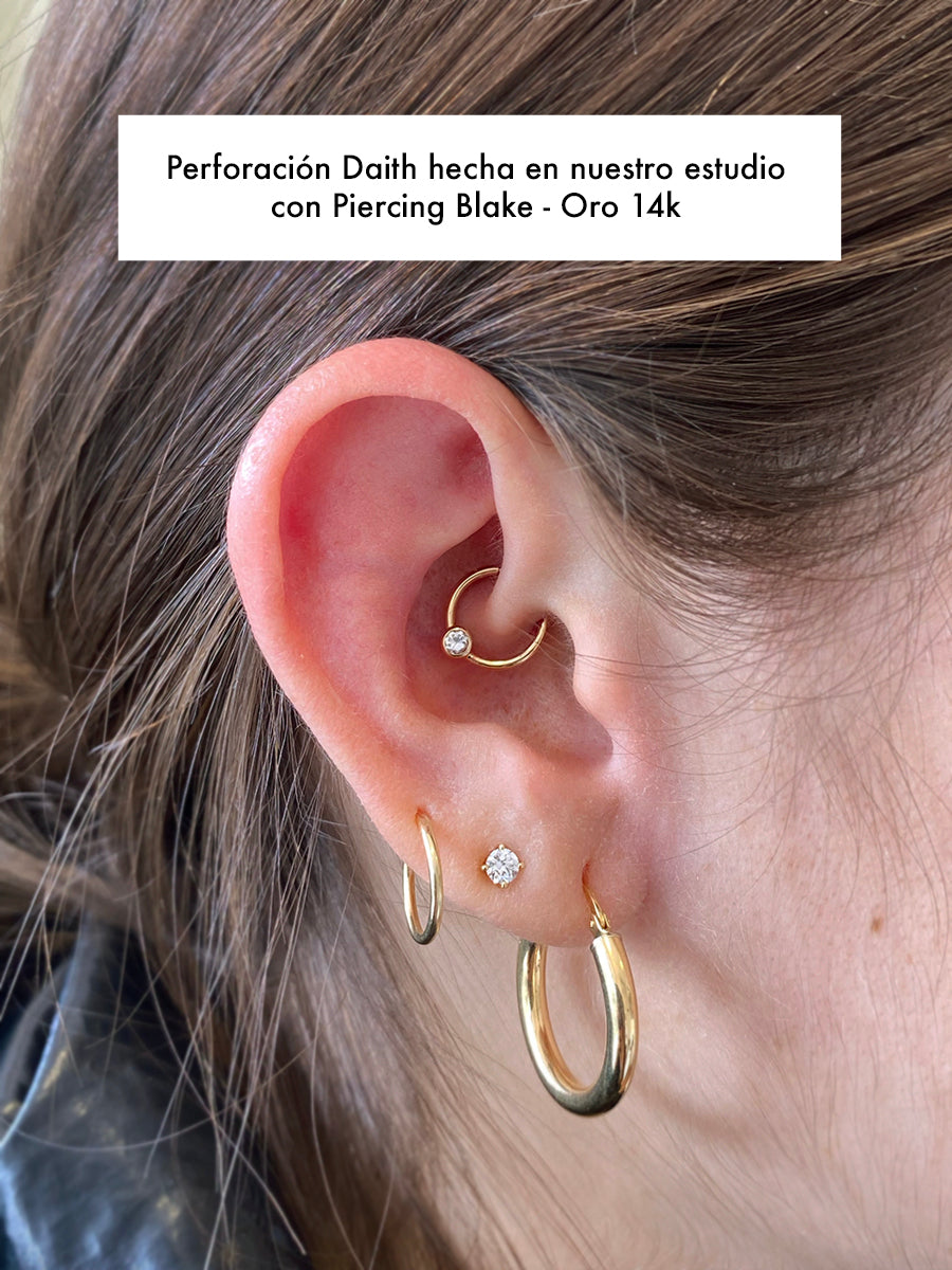 perforacion daith piercing daith chile vitacura oro 14k