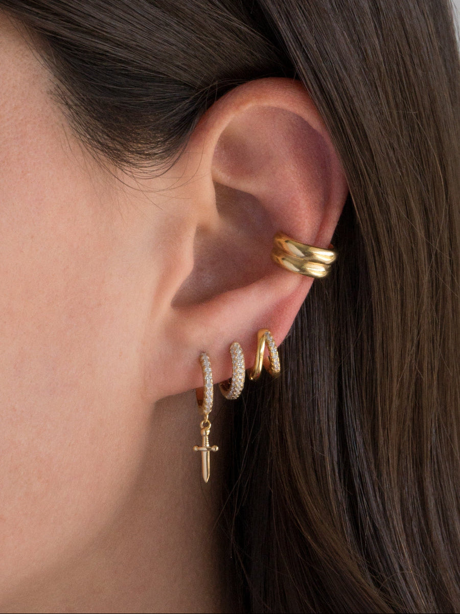 ear cuff ancho enchapado en oro 18k