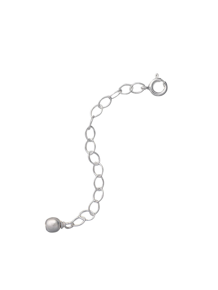 Extensión de plata 925 para ajustar el largo de collares y cadenas sobre fondo blanco.